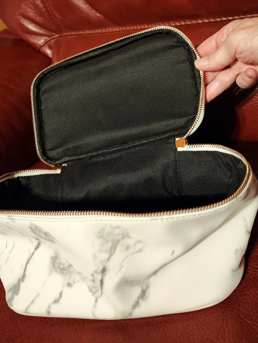 Zippered Train Case Style Makeup Case NWT